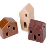 TRIO DE CASAS EM CERÂMICA GENUS